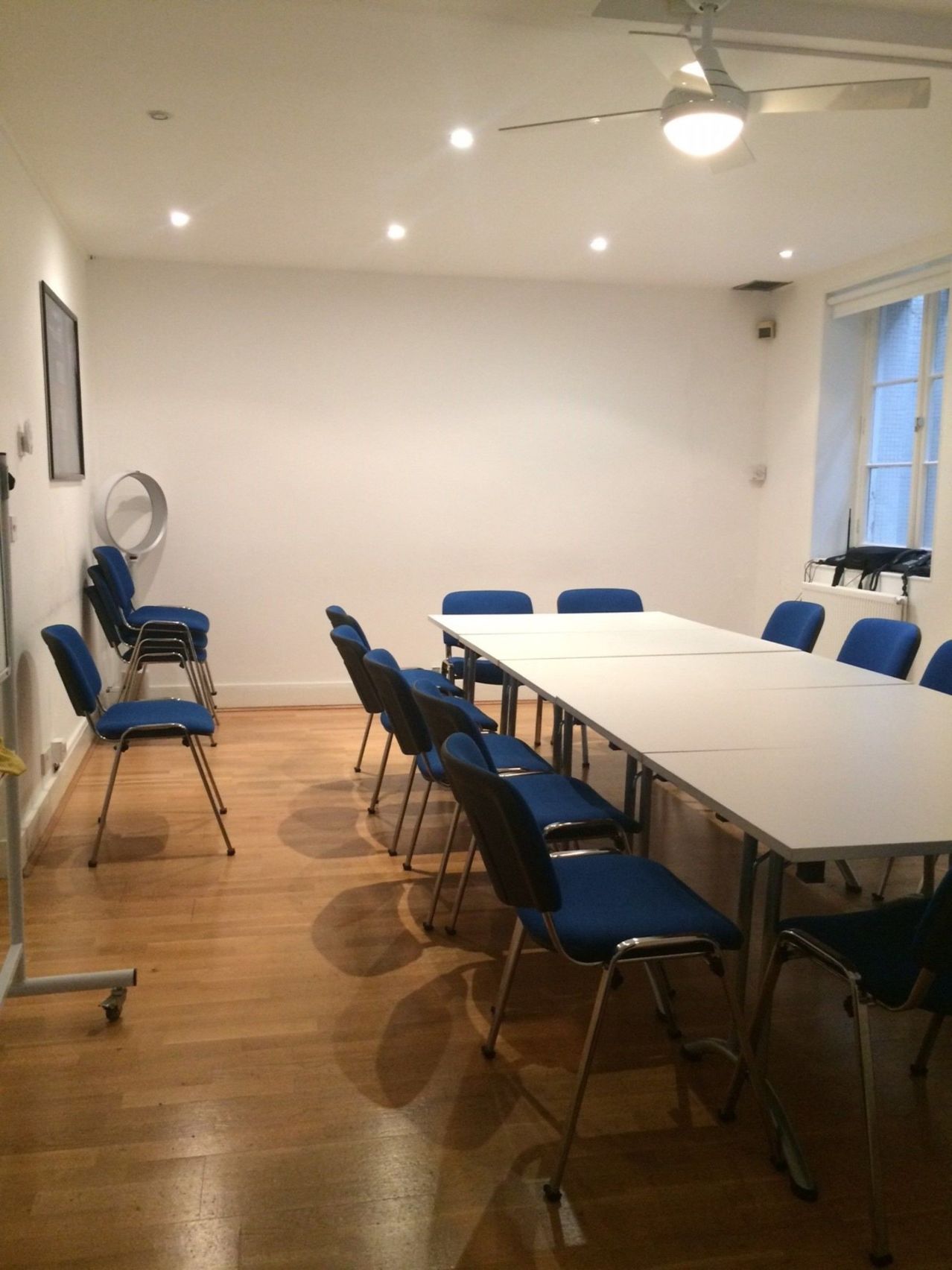 Book Meeting Room, Film Distributors' Association (London) HeadBox